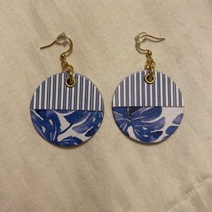 Paper earrings